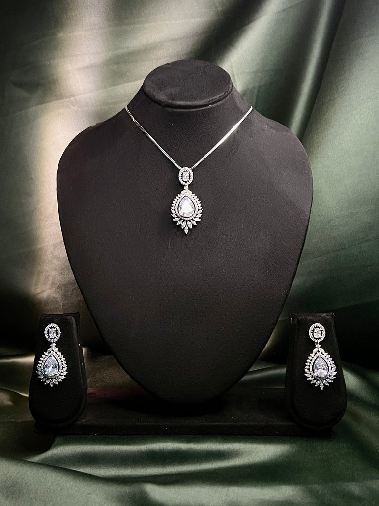 Pendant With Chain And Earring Set P0017