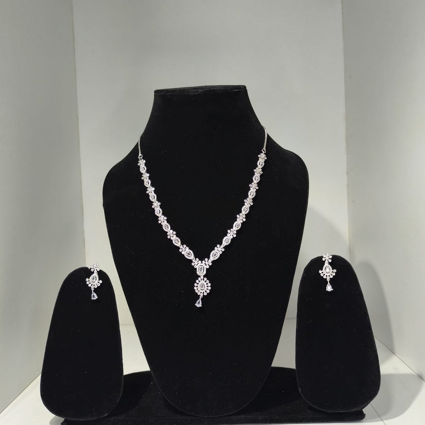 Necklace 007 White