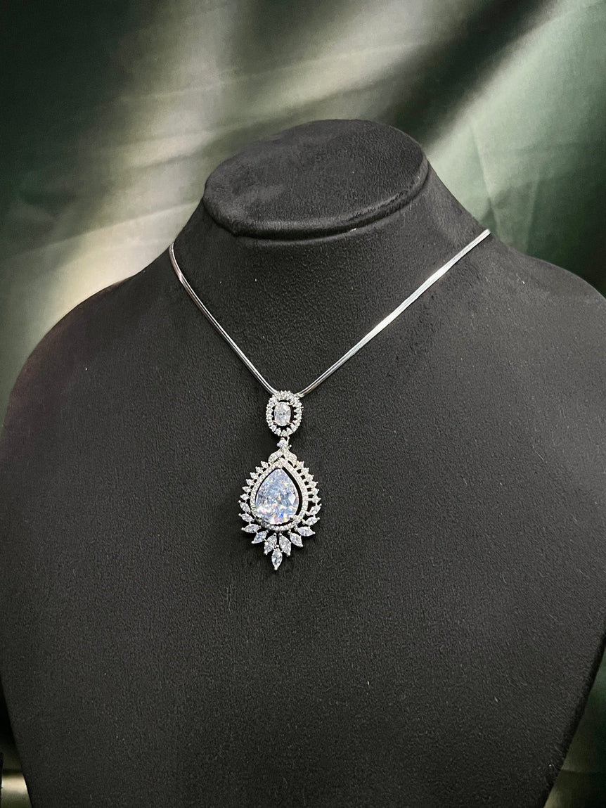 Pendant With Chain And Earring Set P0017